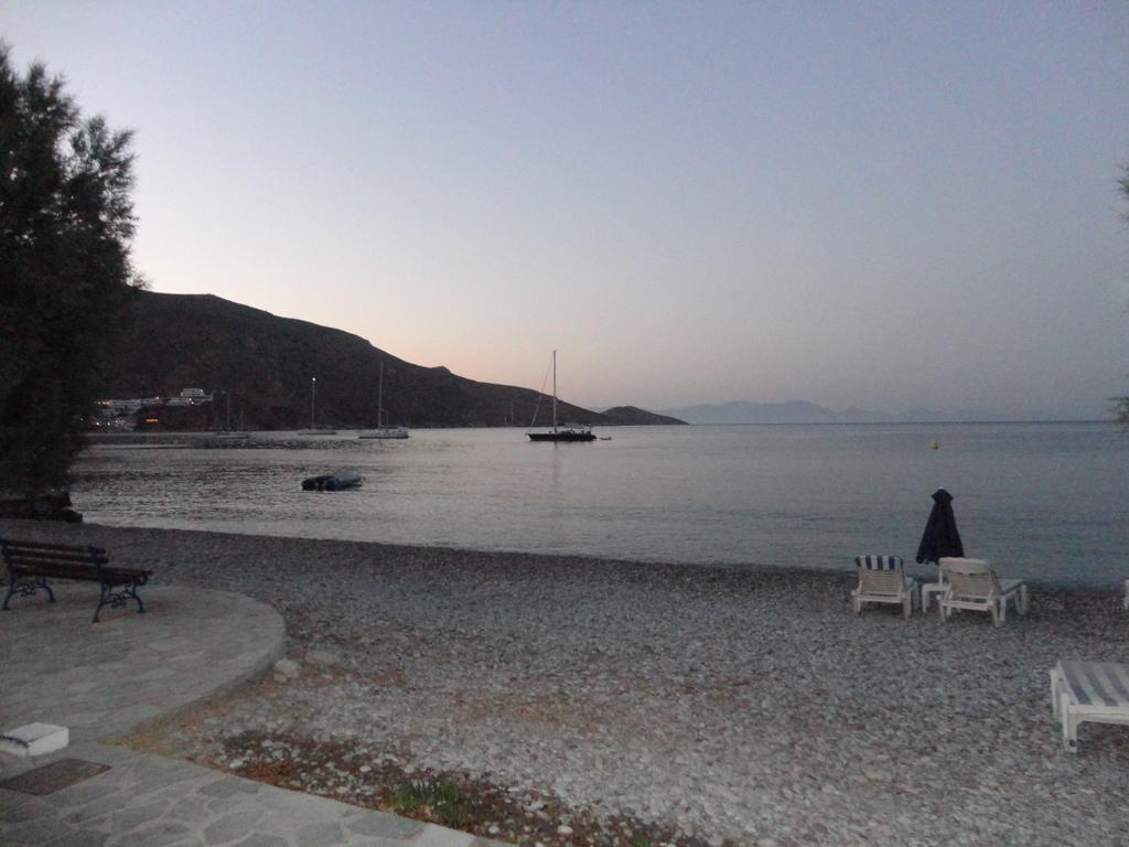 Pavlos Rooms Livadia  Екстер'єр фото