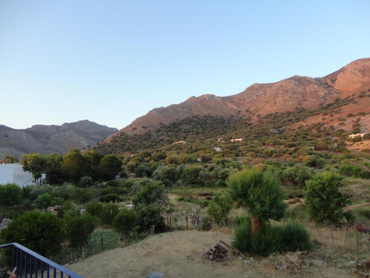 Pavlos Rooms Livadia  Екстер'єр фото